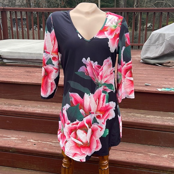 Lily by Firmiana Size Med  Floral Blouse - Picture 1 of 6